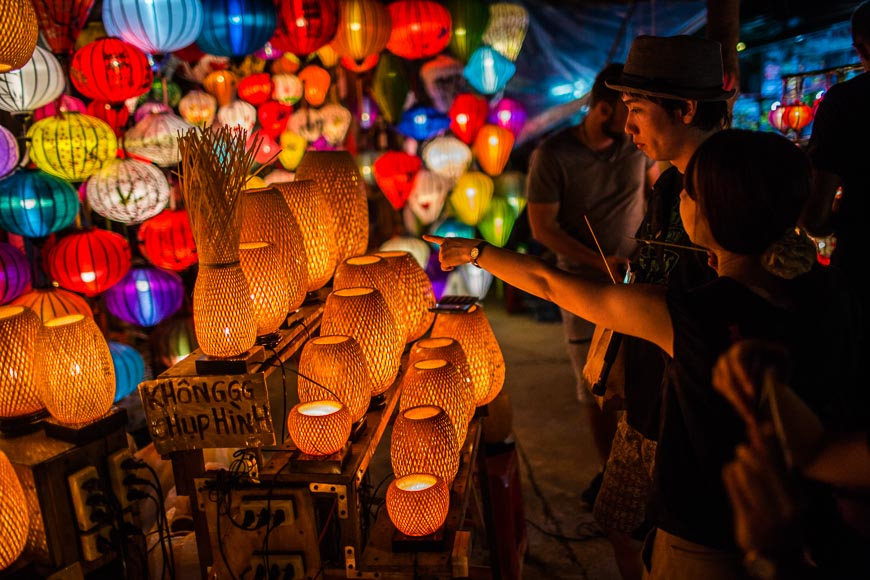 12 traditional Vietnamese souvenirs Vietnam Tourism